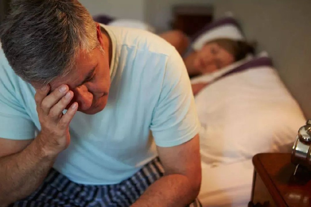 如何改善老年人睡眠困难？这四点就够了